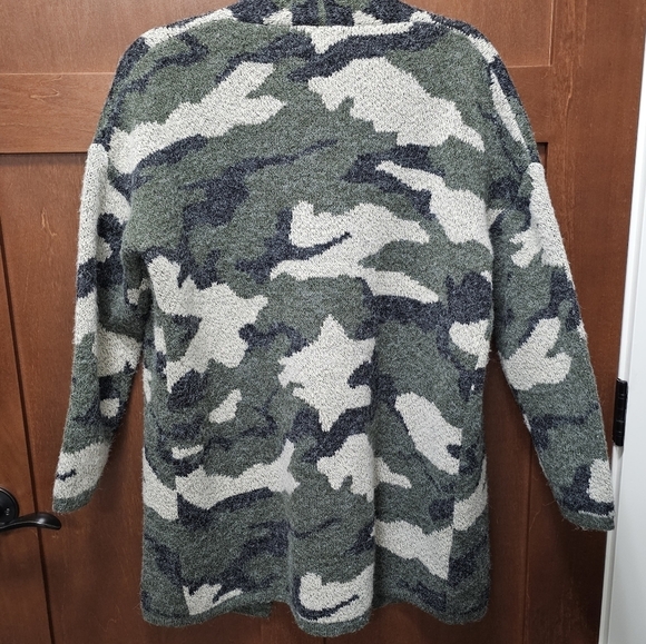 Dreamers Camo Cardigan. Sz sm - Picture 5 of 5